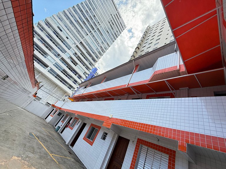 Suíte privativa com Wi-Fi 2 min da praia Aviação