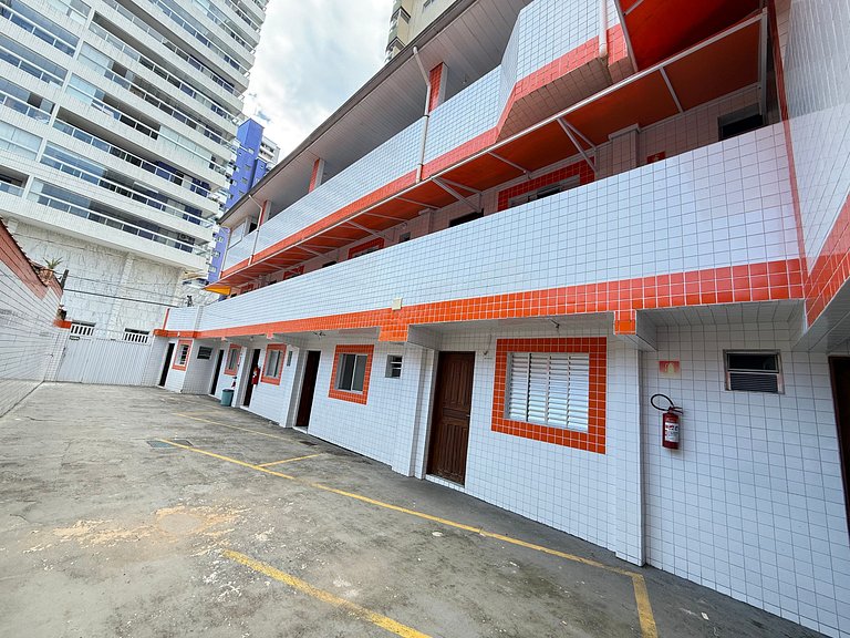 Suíte privativa com Wi-Fi 2 min da praia Aviação